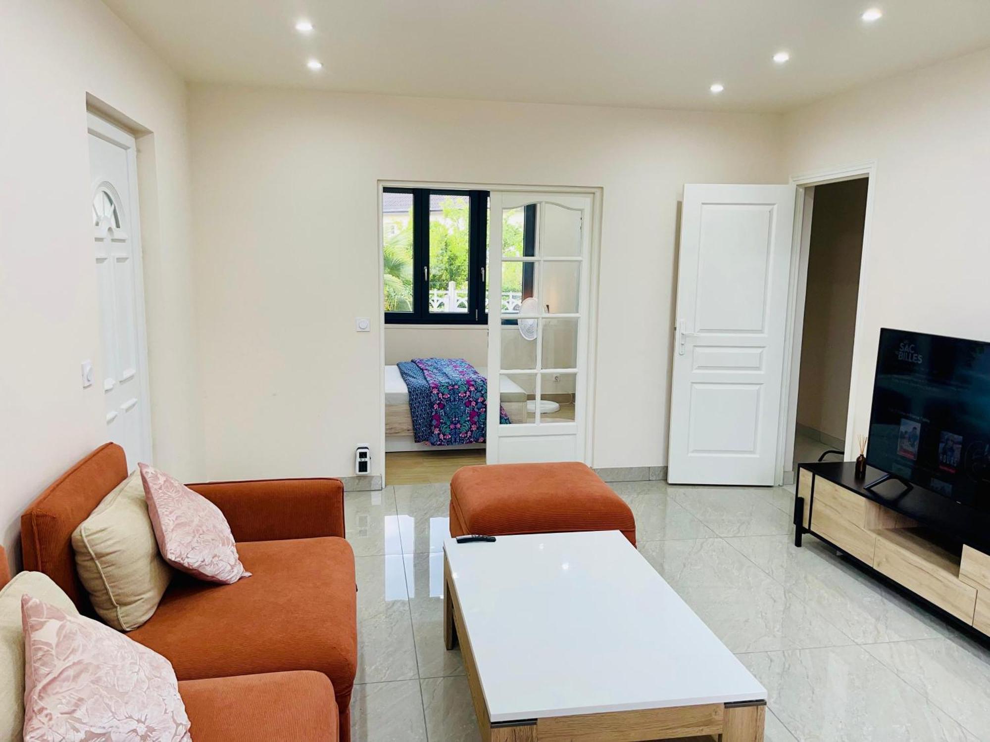 Stylish, Calm And Green Home Stay Saint-Fargeau-Ponthierry Kültér fotó